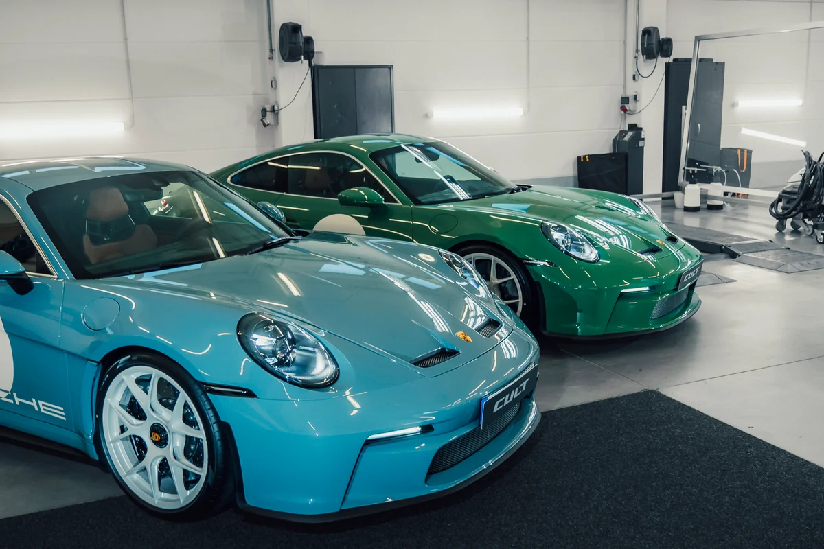 2x Porsche 911 ST